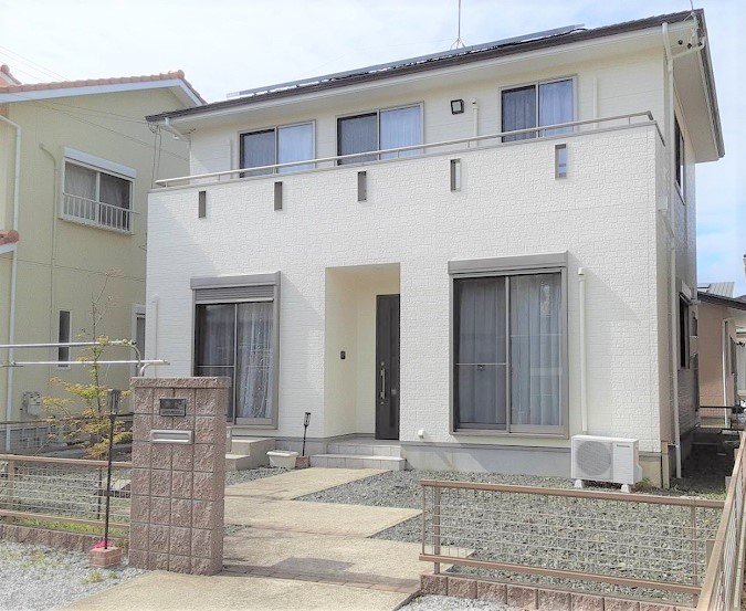例1:2階建て、外壁170m2、屋根、80m2、樋、軒天、破風板、シーリング